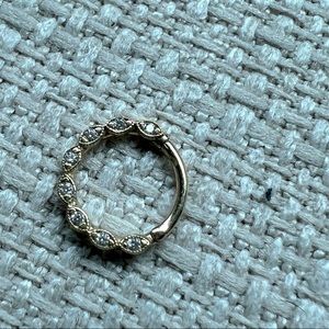 14K yellow gold 8mm 16g scalloped clicker